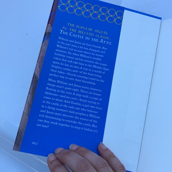 “The battle for the castle” hardback novel - Picture 6 of 12